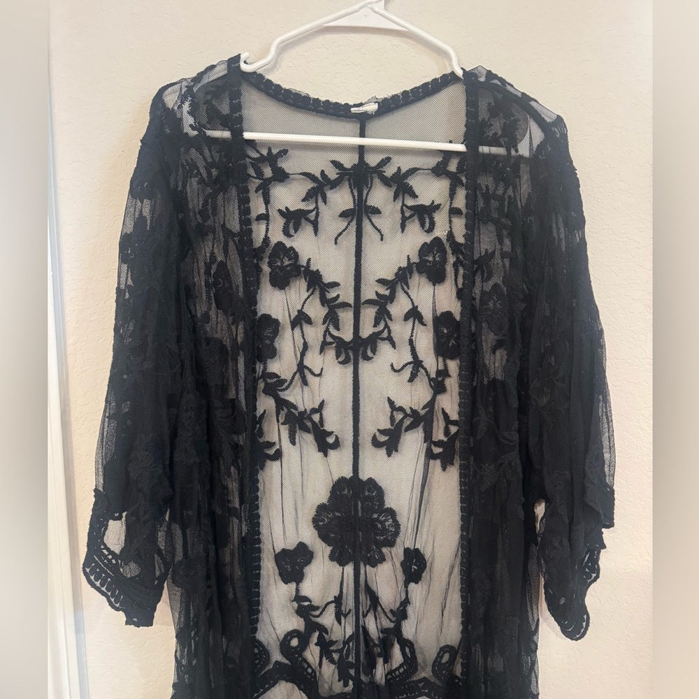 Black Lace Floral Kimono